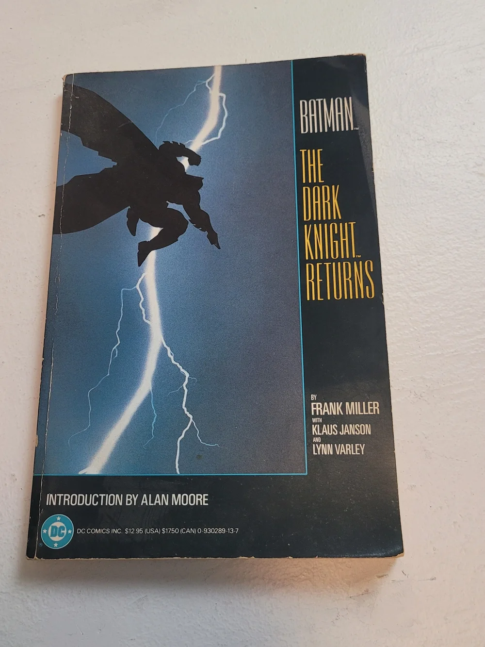 Batman: The Dark Knight Returns - Blue/Black Cover by DC